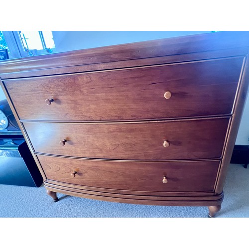 109 - Willis and Gambier chest of three long drawers. 111cm w x 54cm d x 89cm h.