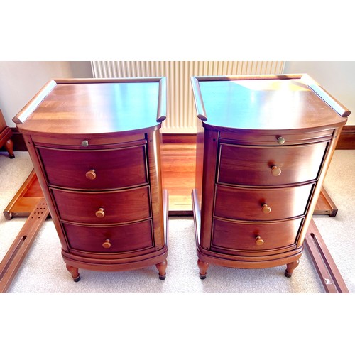 112 - A pair of Willis and Gambier bedside drawers 41cm w x 41cm d x 56cm h. together with a 5’6” (approxi... 