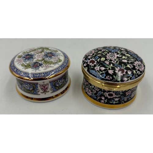 320 - A group of mixed ceramic items to include pill boxes: 2 x Royal Worcester, Limoges, Mulberry Hall, F... 