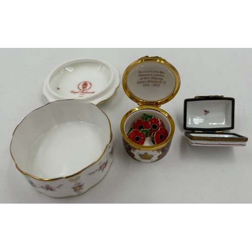 320 - A group of mixed ceramic items to include pill boxes: 2 x Royal Worcester, Limoges, Mulberry Hall, F... 