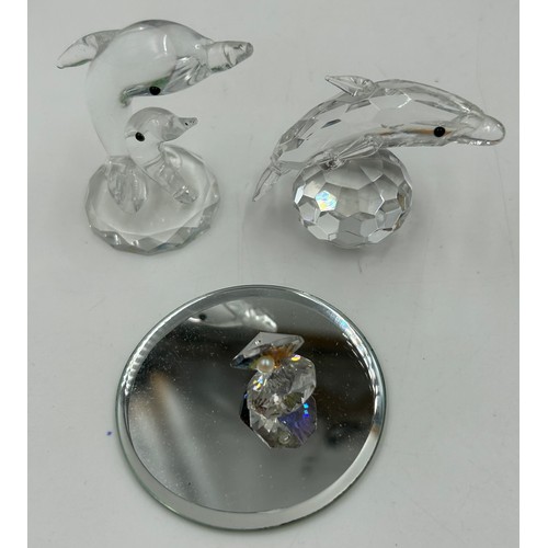 483 - Various glass items: paperweights to include John Deacons (1), Tweedsmuir (1), CGR/CG2, Caithness et... 