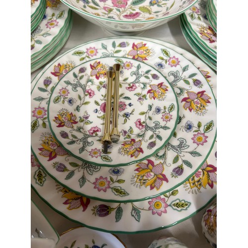 325 - Minton ‘Haddon Hall’ pattern part table service: 8 x dinner plates 27cm , 8 x salad plates 20.5cm, 8... 