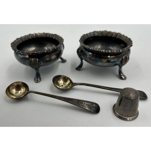 916 - A pair of footed silver Salt Cellars dated 1883 John Round & Son Ltd Sheffield, 2 x silver Salt Spoo... 