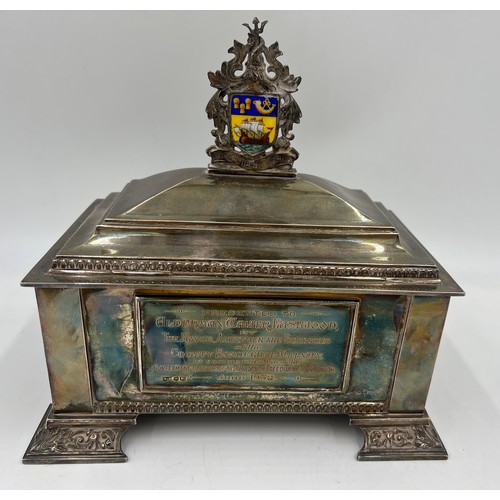 917 - Hallmarked silver casket Sheffield 1931. Maker Walker and Hall, together with commemoration certific... 