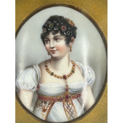 335 - A fine quality painted 19thC porcelain plaque. 8 x 6.5cm.