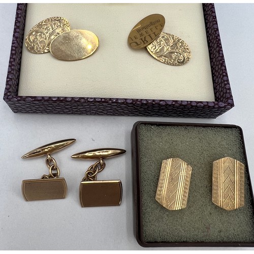 635 - Three pairs of 9 carat gold cufflinks. Total weight 14.7gm.