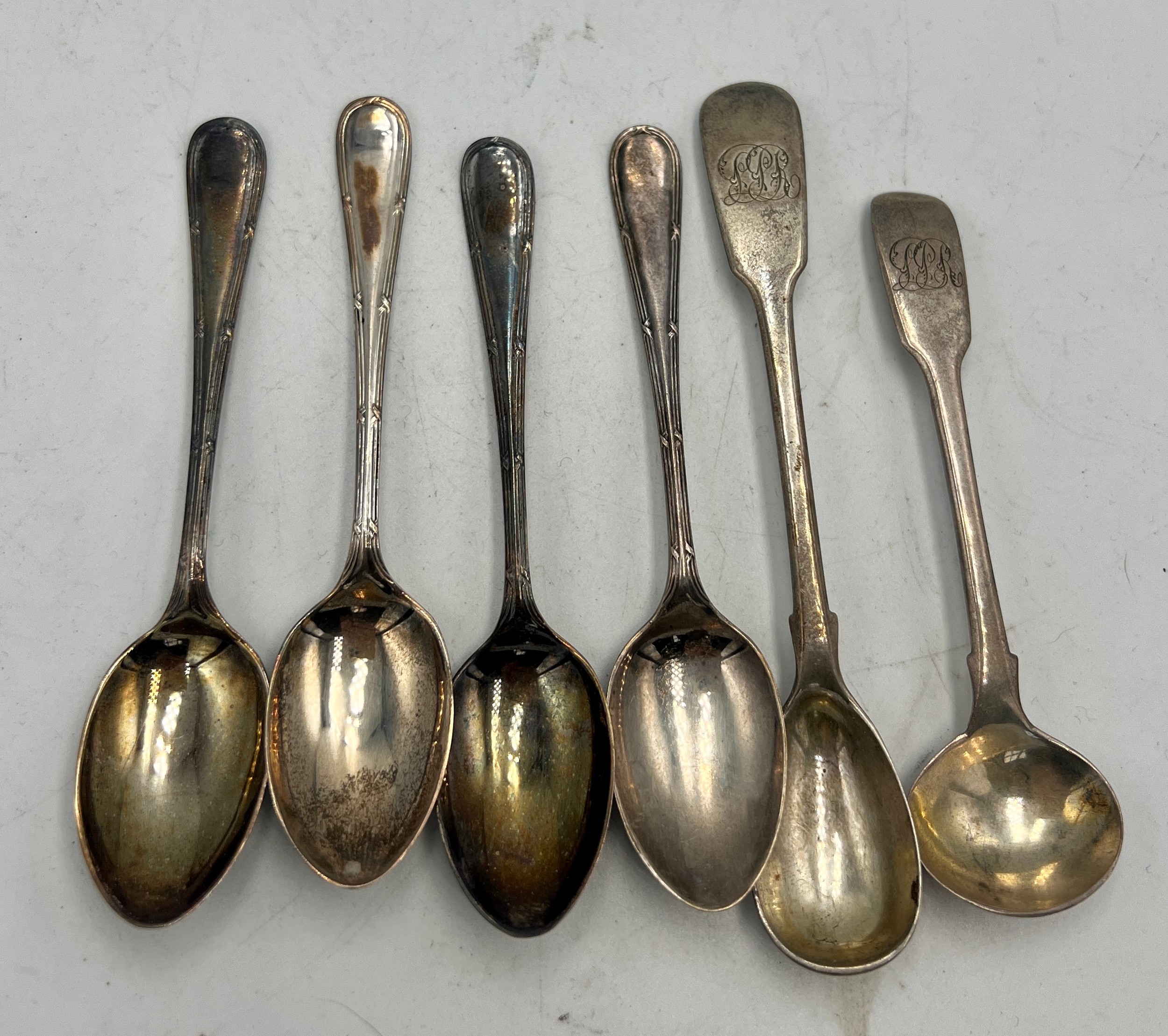 Silver spoons to include four teaspoons Sheffield 1921 and salt and
