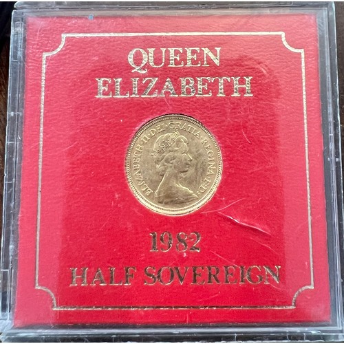 840 - A Queen Elizabeth 1982 half sovereign.