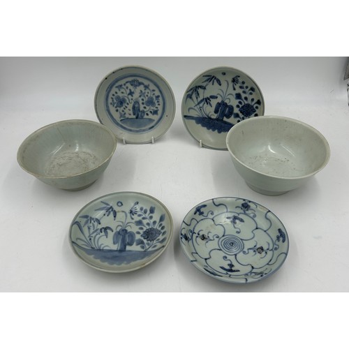 1056 - Chinese Tek Sing Cargo, 4 x saucers 15cm diameter and 2 x plain bowls 16cm diameter.