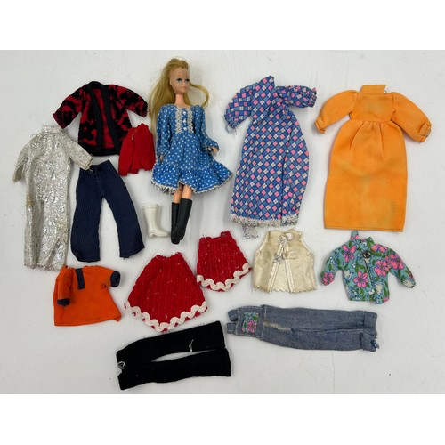 1320 - Palitoy Pocket Sized Tammie Vintage 1970s Doll 17cm with selection of clothes. Palitoy mark on the b... 