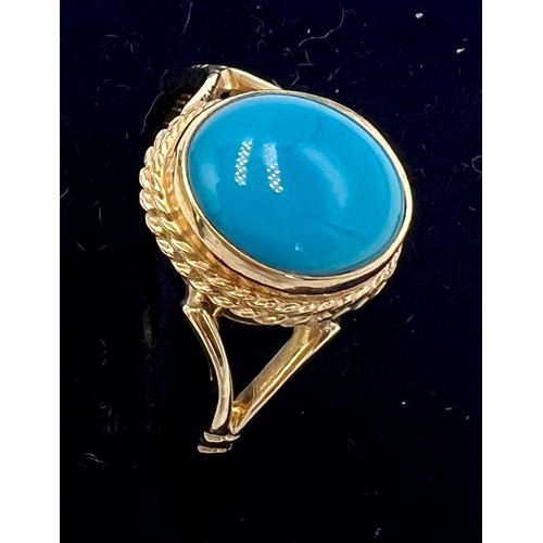 536 - Nine carat gold turquoise set ring. Size M/N. Weight 2.5gm.