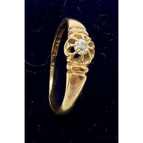 543 - A 14 carat gold ring set with solitaire diamond. Size P. Weight 3.1gm.