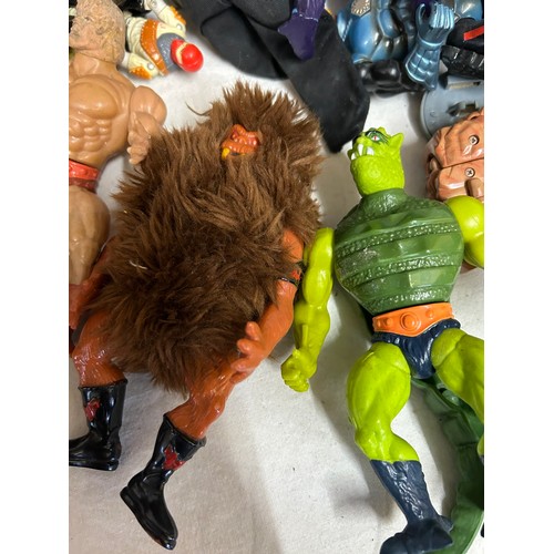 1322 - A quantity of toys to include Mattel He-Man Masters of the Universe figures- Leech, Grizzler, Skelet... 