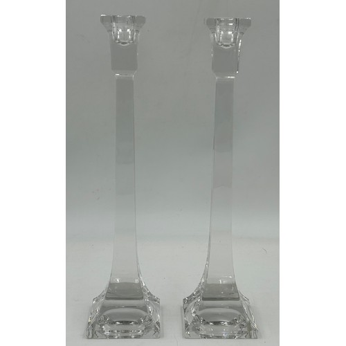 473 - A silver plated cruet set by Walker & Hall 220 x 170cm x 26cm h together with a pair of crystal  Vil... 