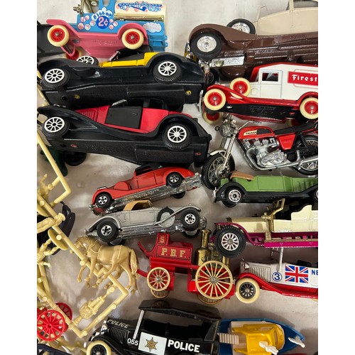 1328 - A large collection of model vehicles to include 9 Solido, 26 Efsi, 20 Corgi Juniors, approx 100 Matc... 