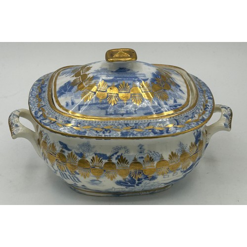 171 - A group of mainly Spode early 19th century porcelain, c. 1810-20. Toi include: a blue and white tran... 