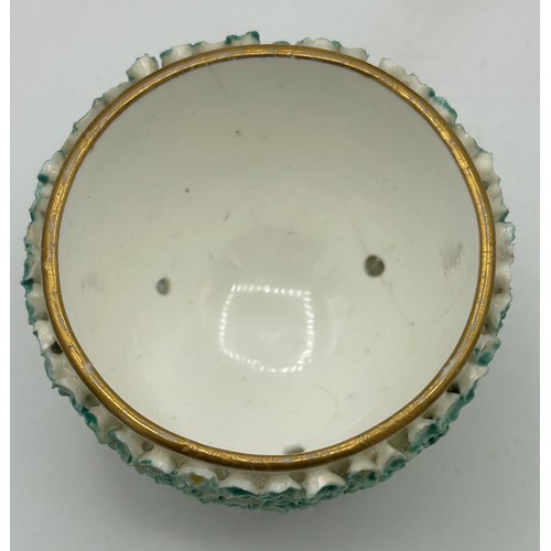 171 - A group of mainly Spode early 19th century porcelain, c. 1810-20. Toi include: a blue and white tran... 