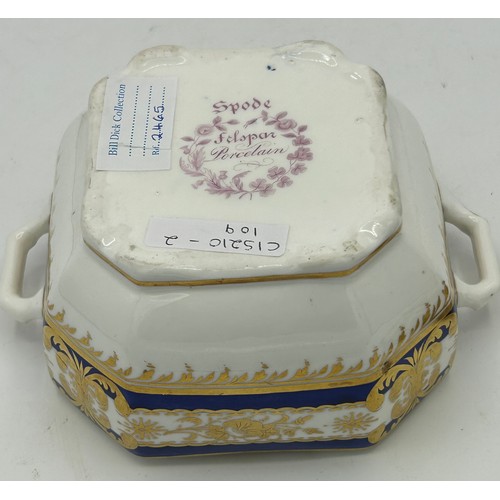 171 - A group of mainly Spode early 19th century porcelain, c. 1810-20. Toi include: a blue and white tran... 