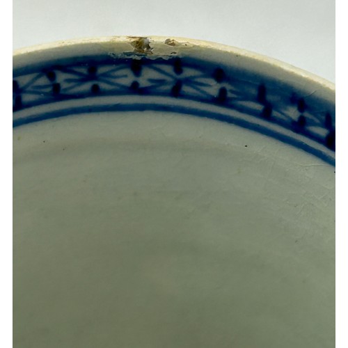 175 - A group of early 19th century hand-painted and blue and white transfer-printed pearlware cabbage lea... 