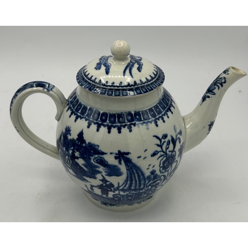 176 - A group of early 19th century blue and white transfer-printed pearlware pieces, c. 1800-10. To inclu... 