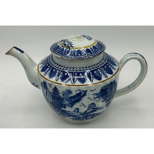 177 - A group of early 19th century blue and white transfer-printed teapots, c. 1800-10. Tallest: 17cm tal... 