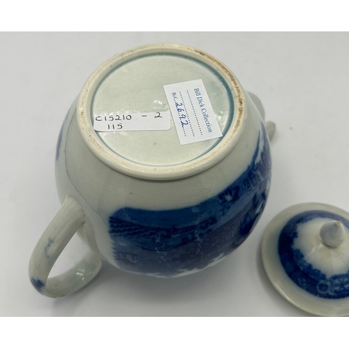 177 - A group of early 19th century blue and white transfer-printed teapots, c. 1800-10. Tallest: 17cm tal... 