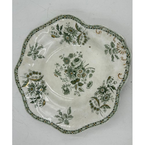 179 - A group of early 19th century Spode transfer-printed and painted wares, c. 1820. It include a floral... 