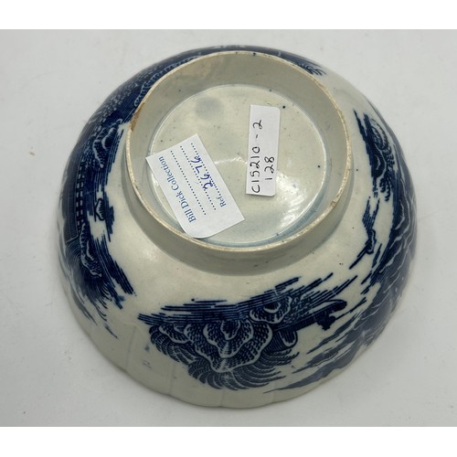 189 - A group of early 19th century blue and white transfer-printed waste bowls, c. 1800-10. To include: O... 