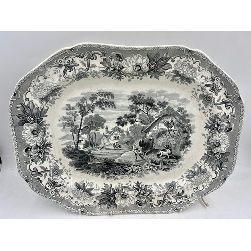 195 - An early 19th century Spode blue and white transfer-printed Spode Net platter, together with a Spode... 