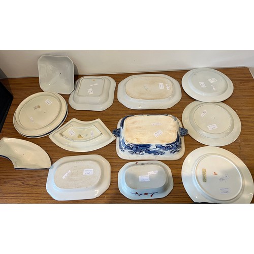 197 - A group of early 19th century blue and white transfer-printed wares, c. 1800-10. To include: a suppe... 