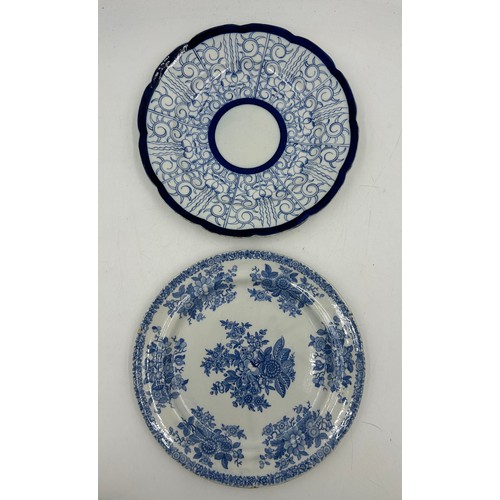 207 - A group of early 19th century blue and white transfer-printed Spode plates, c. 1800-20. To include: ... 