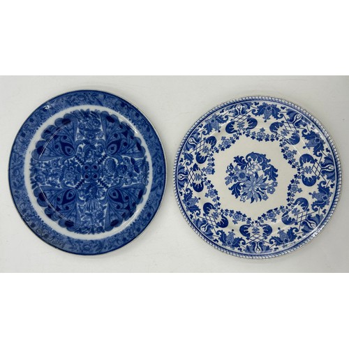 207 - A group of early 19th century blue and white transfer-printed Spode plates, c. 1800-20. To include: ... 