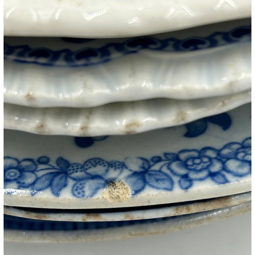 207 - A group of early 19th century blue and white transfer-printed Spode plates, c. 1800-20. To include: ... 