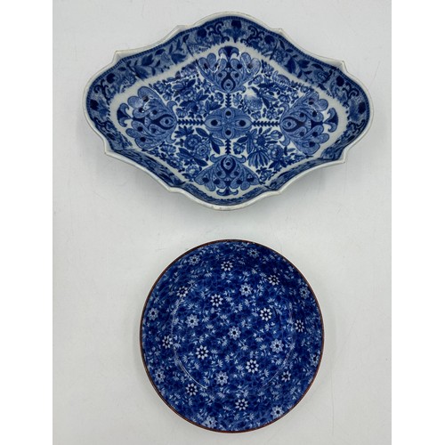 208 - A group of early 19th century blue and white transfer-printed Spode wares, c. 1800-20. To include: F... 