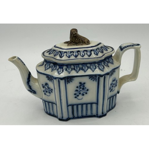 209 - A group of early 19th century hand-painted blue and white pearlware items, c. 1800-10. To include: a... 