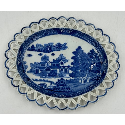 214 - A group of early 19th century blue and white transfer-printed chinoiserie pattern wares, c. 1800-10.... 