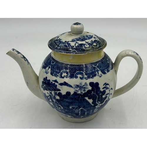 218 - A group of early 19th century blue and white transfer-printed chinoiserie pattern teapots, c. 1800. ... 