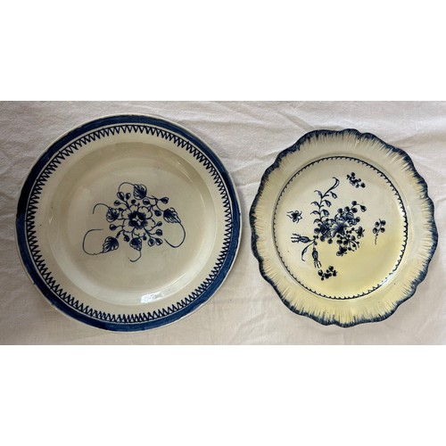 222 - A group of early 19th century blue and white hand-painted pearlware shell edge floral design plates,... 