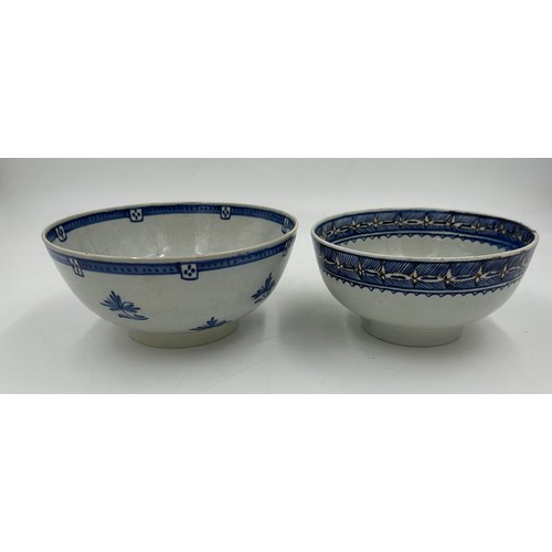 223 - A group of early 19th century blue and white hand-painted pearlware shell edge and other items, c. 1... 