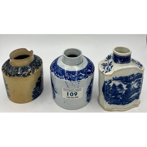 232 - A group of early 19th century blue and white transfer-printed tea caddies, c. 1810. (3)