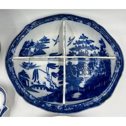 238 - A group of 19th century blue and white transfer-printed early Willow pattern wares, c. 1800-20. To i... 