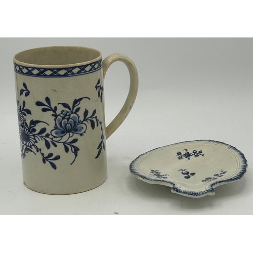 255 - A group of late 18th and early 19th century hand-painted blue and white pearlware pieces, c. 1790-18... 