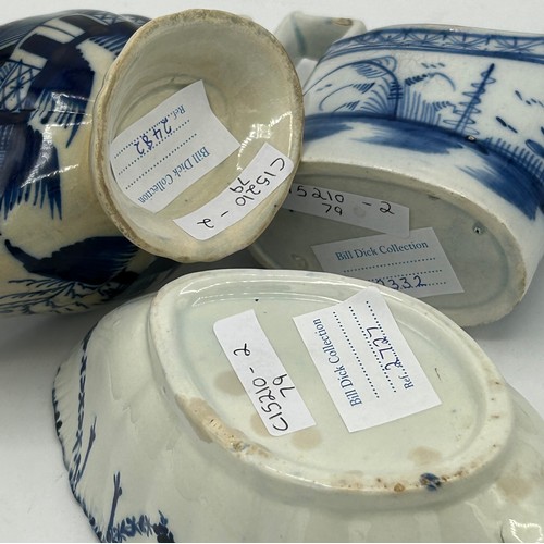 255 - A group of late 18th and early 19th century hand-painted blue and white pearlware pieces, c. 1790-18... 