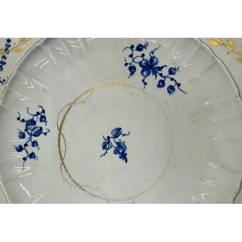 258 - A group of early 19th century blue and white transfer-printed and hand-painted pearlware pieces, c. ... 