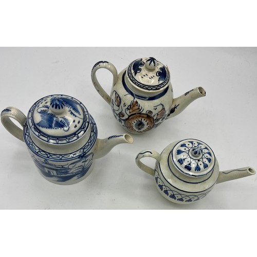 268 - A group of early 19th century hand-painted blue and white pearlware small teapots, c. 1800. One has ... 