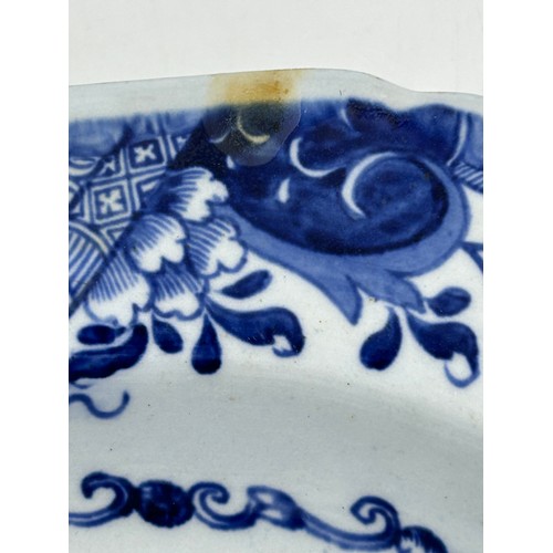 279 - An early 19th century blue and white transfer-printed Copeland and Garrett large, deep pie dish and ... 