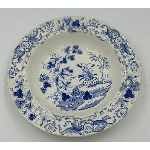 282 - A group of 19th century blue and white transfer-printed Spode wares, c. 1825. To include: Queen Char... 