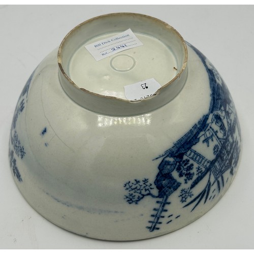 302 - A group of early 19th century blue and white transfer-printed bowls, c. 1800-20. To include: Convers... 