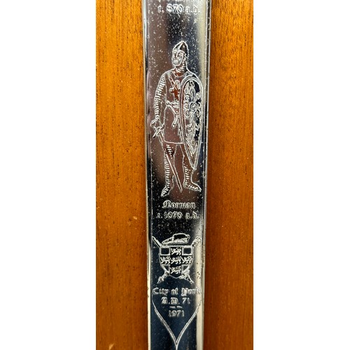 1439 - A Wilkinson Commemorative sword and dagger - a 'York City Sword commemorating its 1900 years history... 