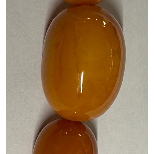 582 - Six strings of vintage amber beads.
Butterscotch necklace 31gms.